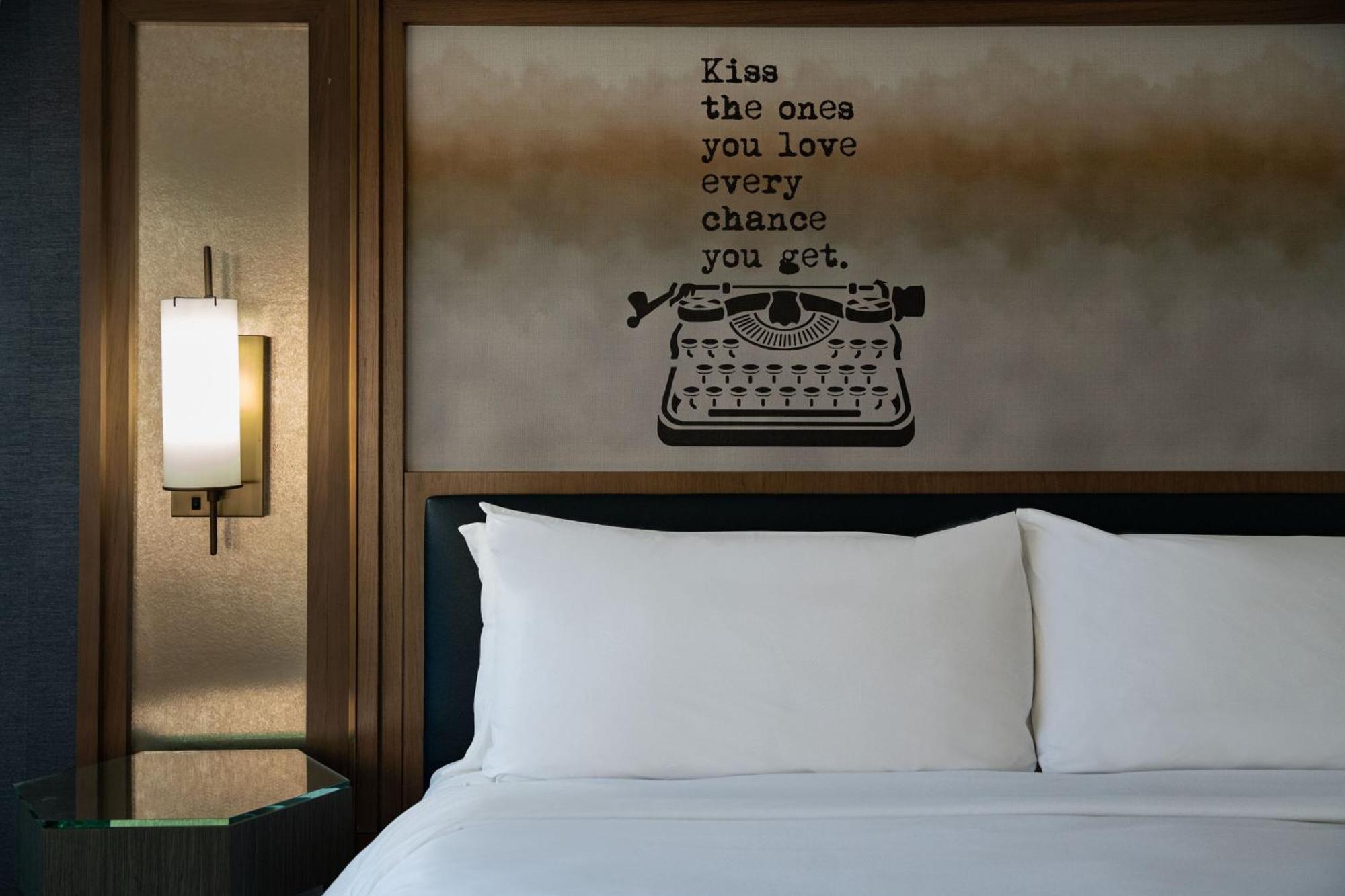 Hotel Dena, Pasadena Los Angeles, A Tribute Portfolio Hotel Exterior photo